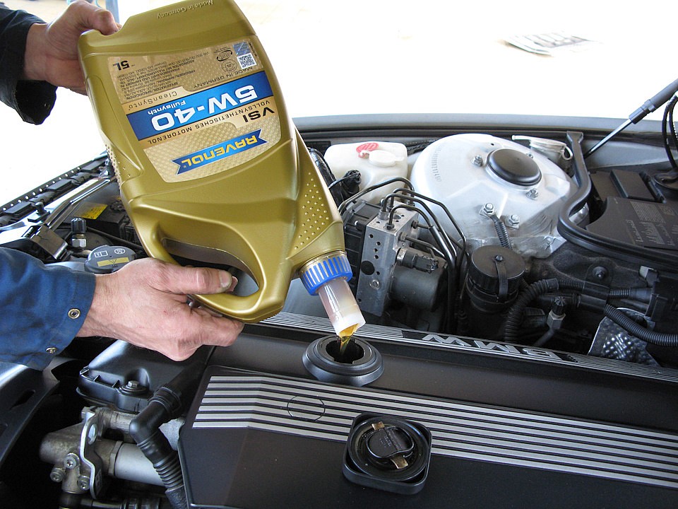 Масла и смазки RAVENOL